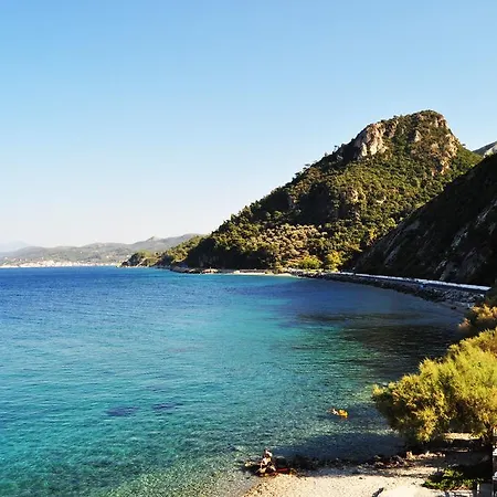 Avlakia Beach & *
